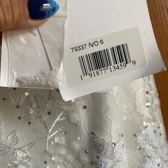 NWT $538 Mac Duggal 79337 FLORAL EMBELLISHED V-NECK MIDI DRESS Size 6 - Picture 8 of 10